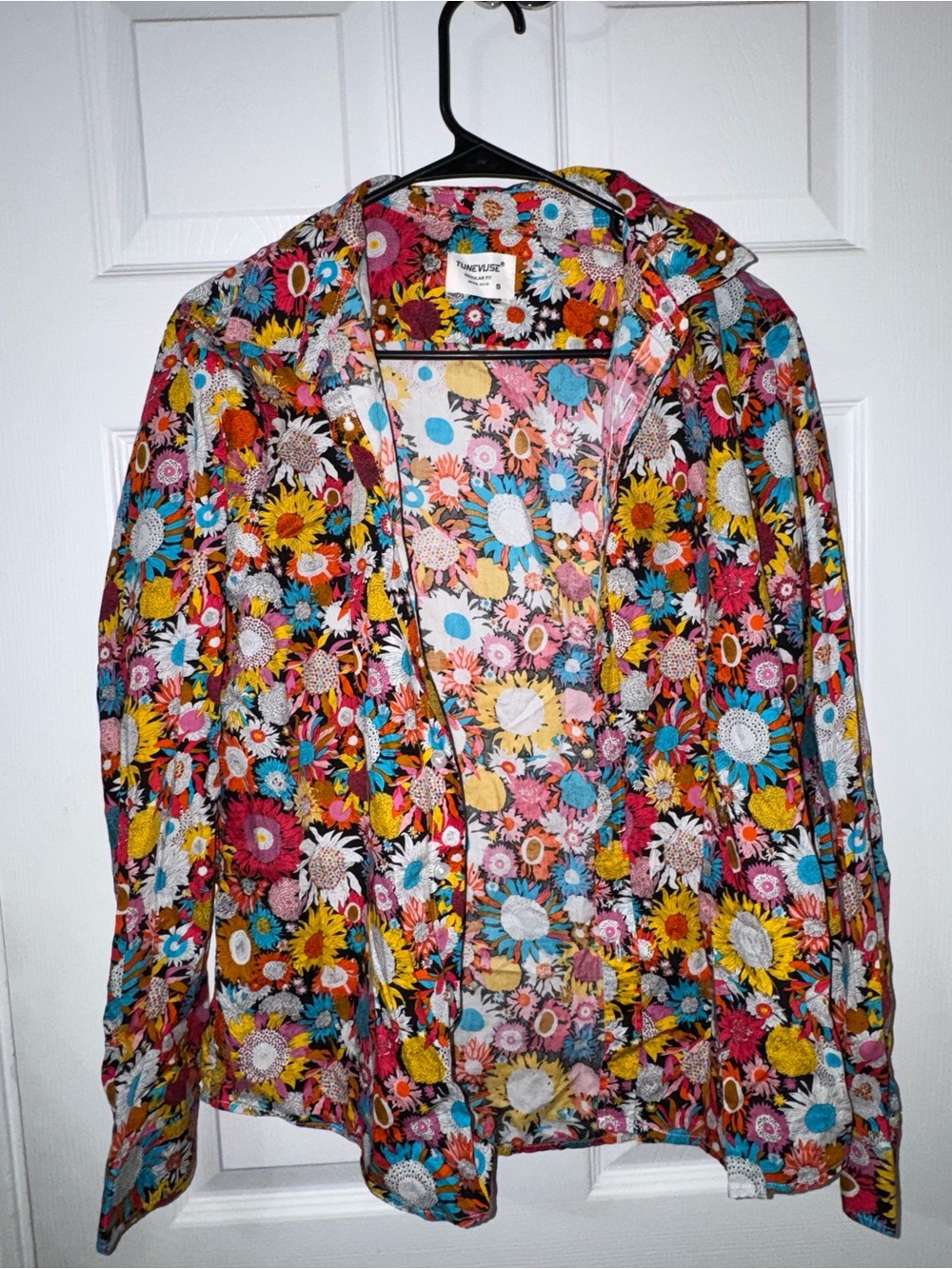 Floral Tunevuse Relaxed Fit Button Down - Picture 2 of 7
